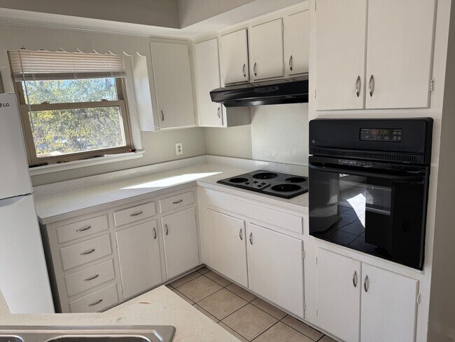 Building Photo - Nice ranch on basement in Charlotte Park