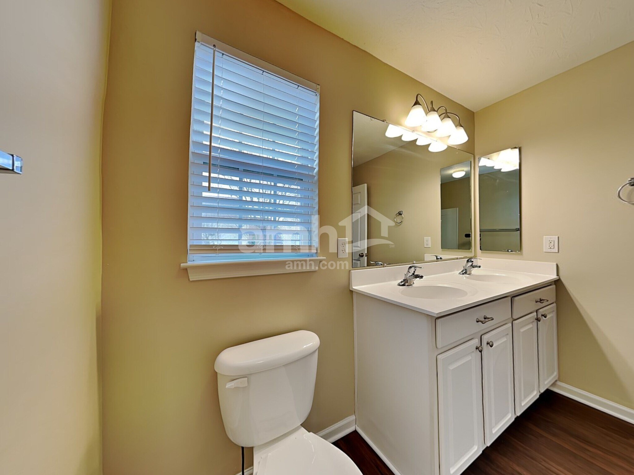 Building Photo - 182 Coyote Dr