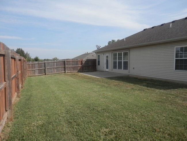 Building Photo - Nice 3 Bed 2 Bath House!