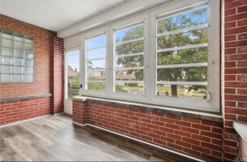 Building Photo - 256 Lehigh Ave