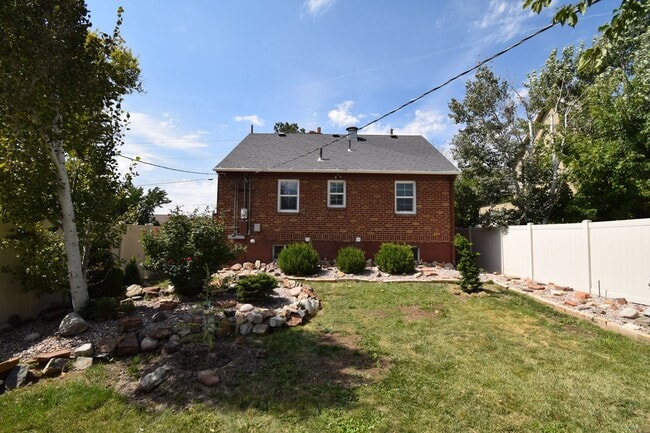 Building Photo - Amazing Home in Millcreek with Backyard Oasis!