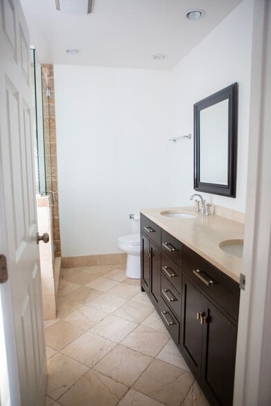 Building Photo - 5200 Valley Circle Blvd