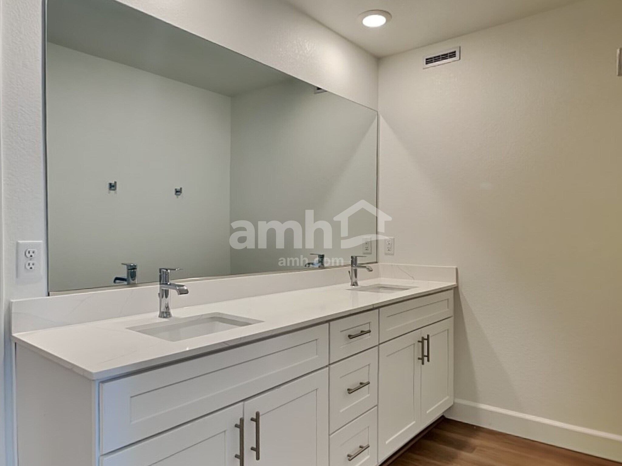 Building Photo - 10530 Lagaspi Dr