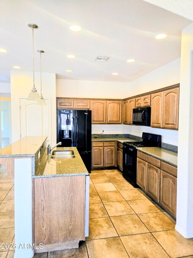 Building Photo - 1229 Questa Ct