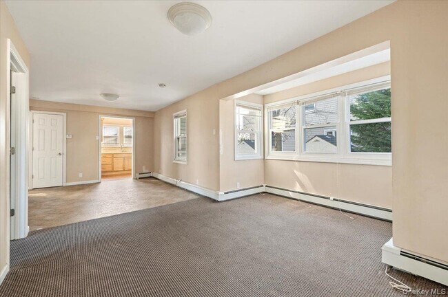 Building Photo - 8 Garfield Ave