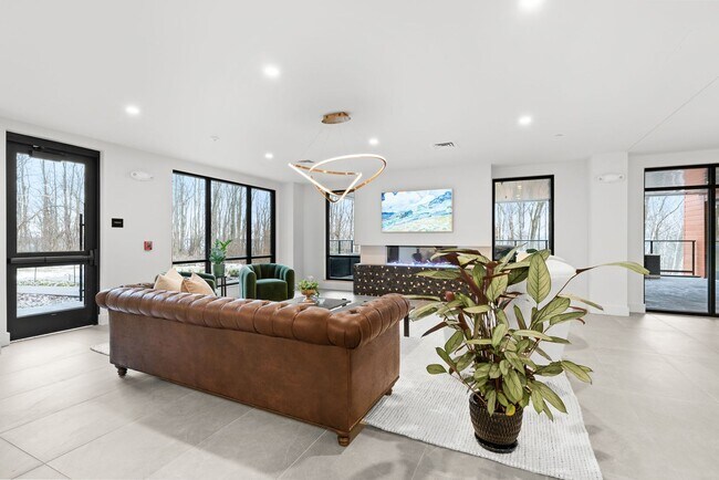 Building Photo - Exceptional 2 Bed/2 Bath + Large Family Ro...