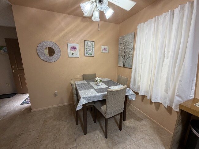 Building Photo - 1280 Mohave Dr