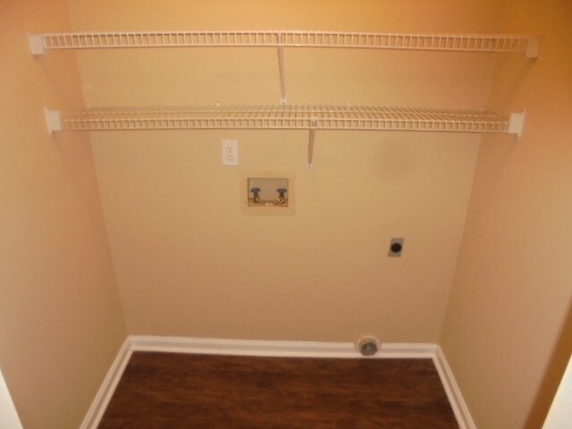 Building Photo - 92 Mosswood Ct