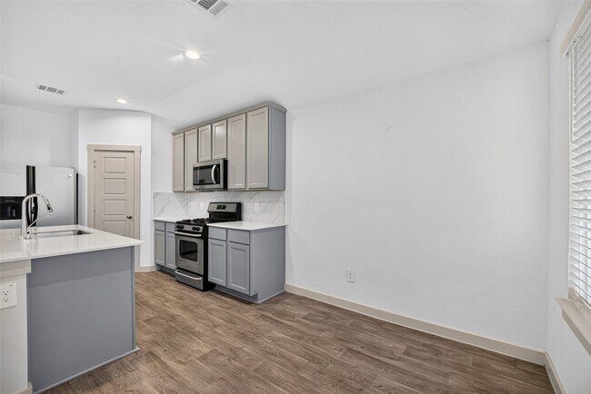 Building Photo - 711 Boer Plns Dr