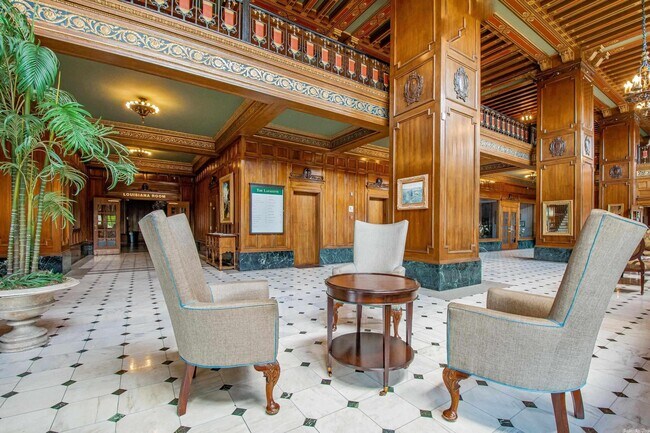 Building Photo - 523 S Louisiana St