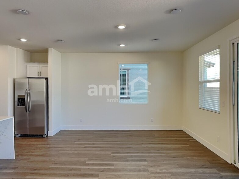 Building Photo - 10378 Beaver Tail St