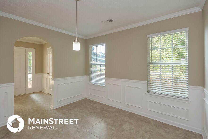 Building Photo - 7641 Garnet Dr