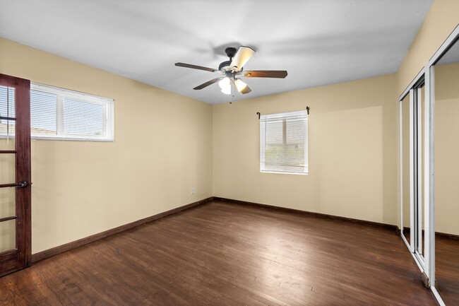 Building Photo - 5423 Mary Ln Dr