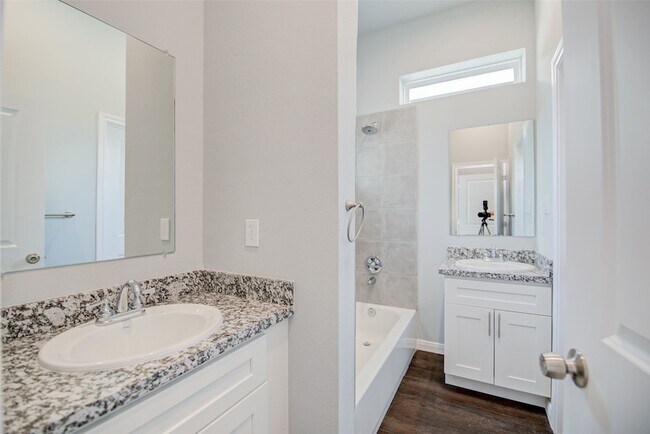 Building Photo - 4945 Ambient Dr