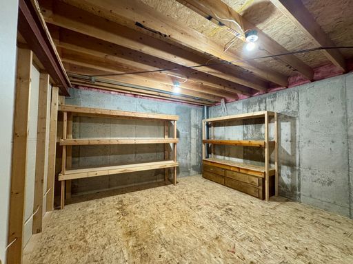 Building Photo - Available NOW is this open layout 5 bedroo...