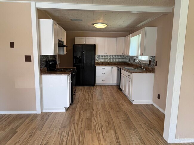 Building Photo - 1310 El Dorado Dr