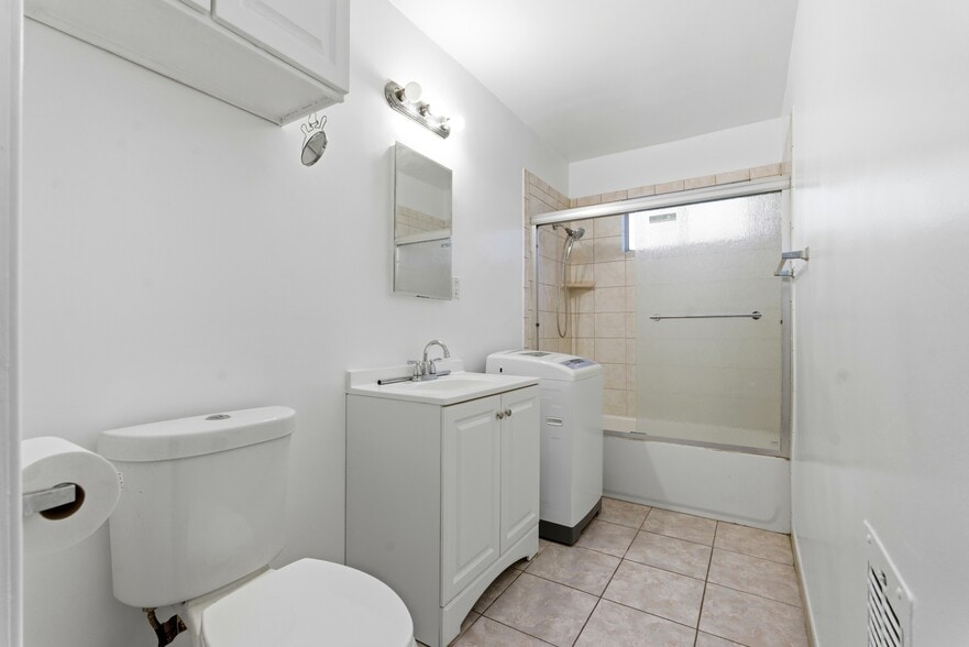 Building Photo - 7932 Brimfield Ave