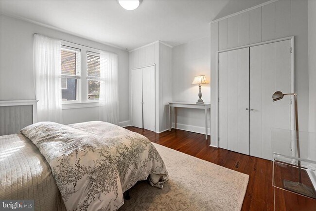 Building Photo - 320 S Loudoun St