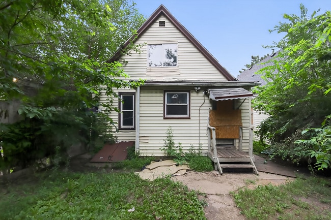 Building Photo - 2210 W Wiswall St