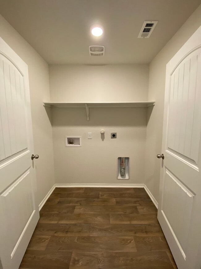 Building Photo - 122 Moscovy Duck