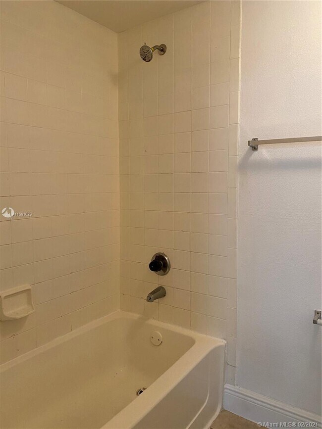 Building Photo - 9979 Nob Hill Ln