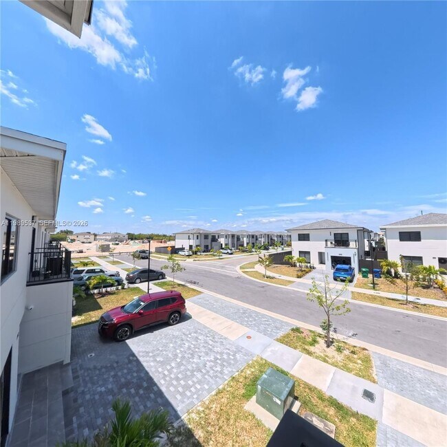 Building Photo - 1374 NW 1st St