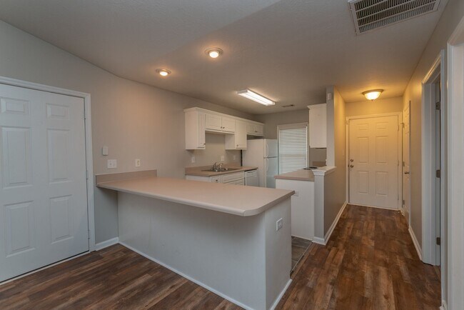 Building Photo - $1,525- 2 Bed/2 Bath house for rent in West Augusta, Total Electric!