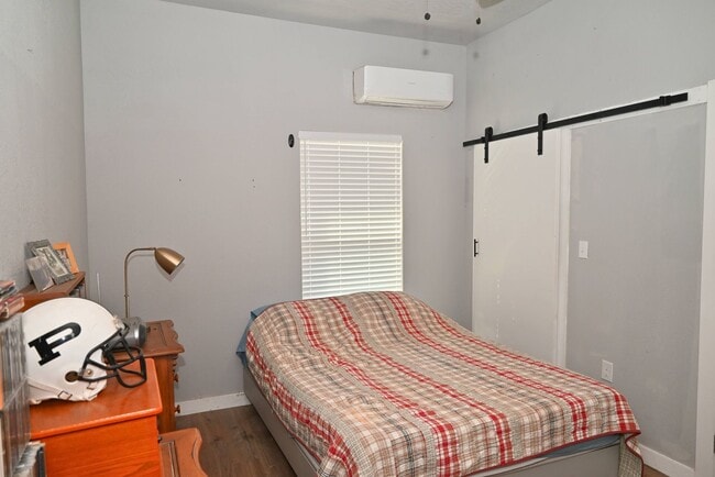 Building Photo - 1908 10th St