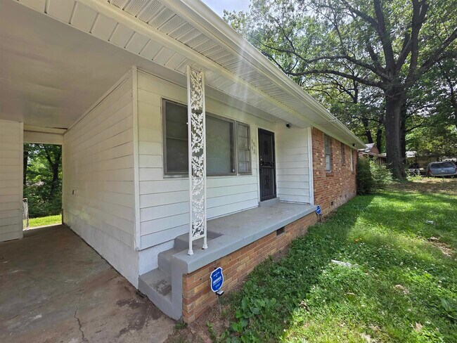 Building Photo - 3992 Ridgedale St