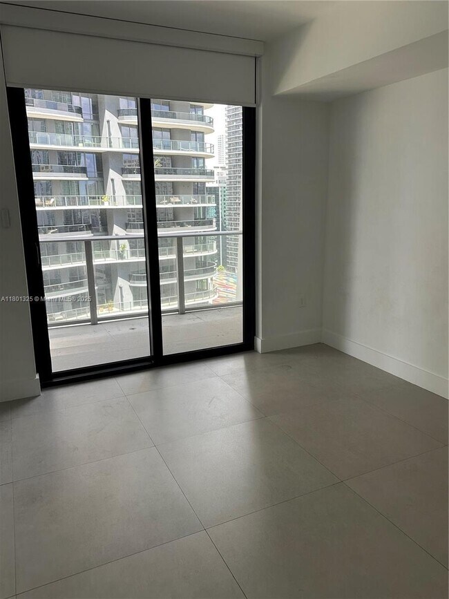Building Photo - 1010 Brickell Ave