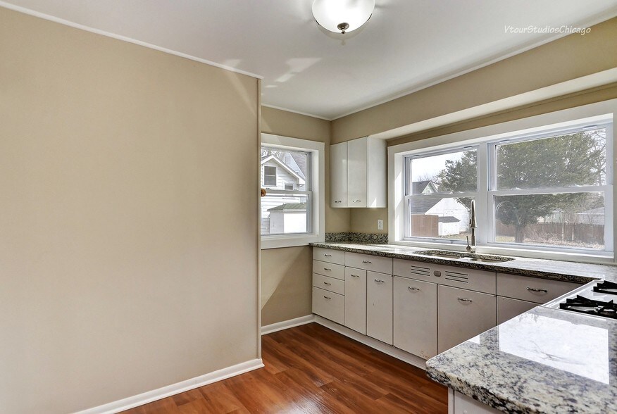 Kitchen - 524 Spring St