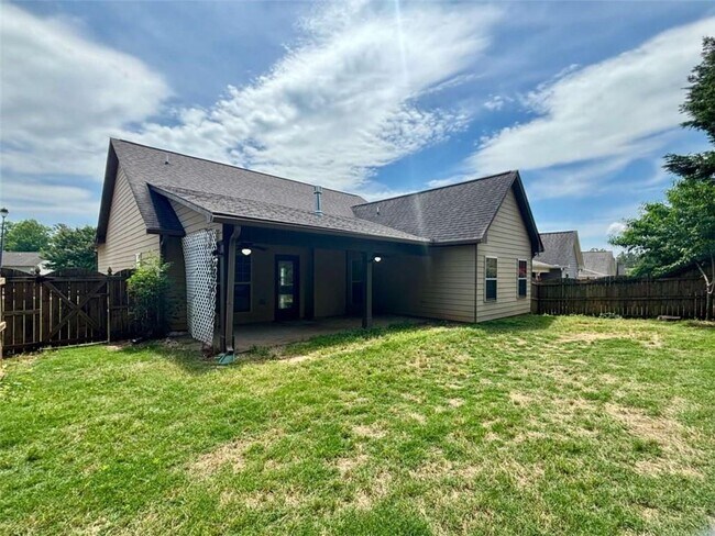 Building Photo - 4668 Hidden Creek Dr