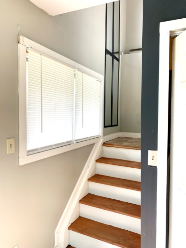 Building Photo - 186 Davos Rd