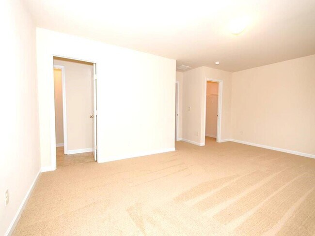 Building Photo - 177 Valley View Cir