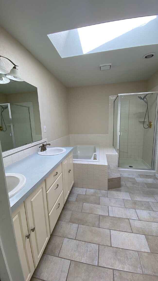 Building Photo - Westside White Buffalo