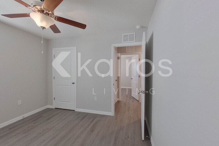 Building Photo - 8611 SW 44th Ct