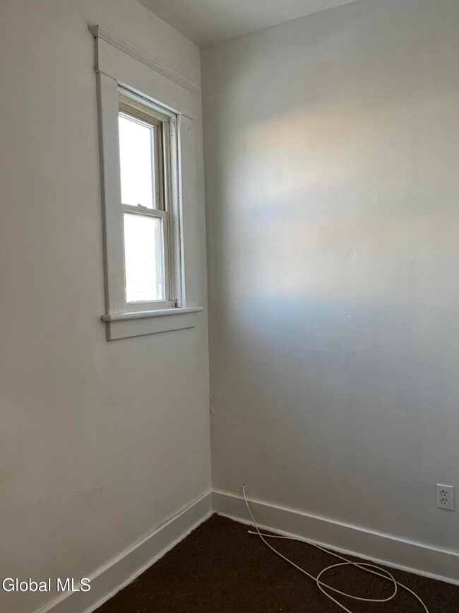 Building Photo - 154 Spring St