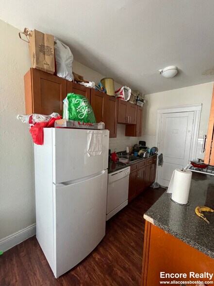 Building Photo - 1163 Boylston St