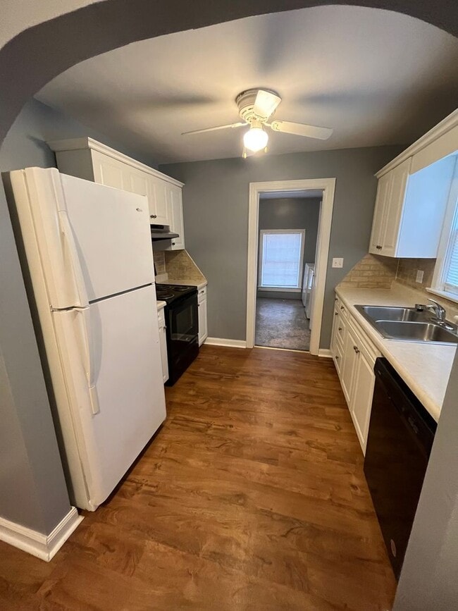 Building Photo - Updated 3 Bedroom Home across from MSU