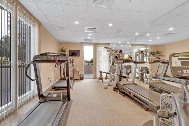 Building Photo - 5051 N Hwy A1A