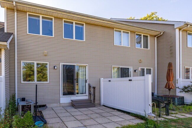 Building Photo - 69 Sunrise Cir