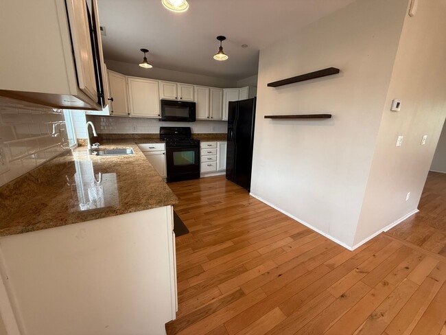 Building Photo - 3 Bedroom DuPont Home for Rent