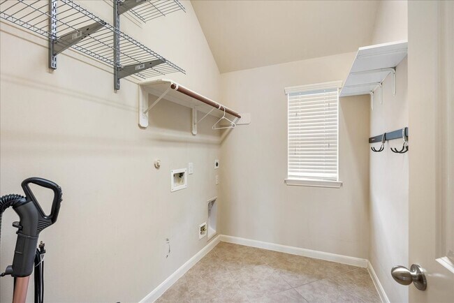 Building Photo - 4015 Pearl Pass Ln