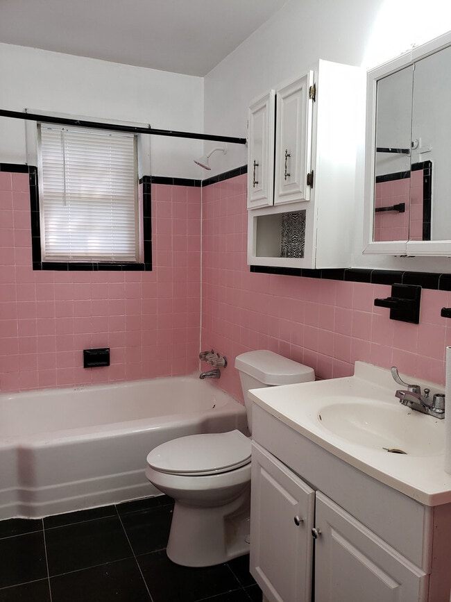 Building Photo - All On One Level - Sylvan Hills Ranch