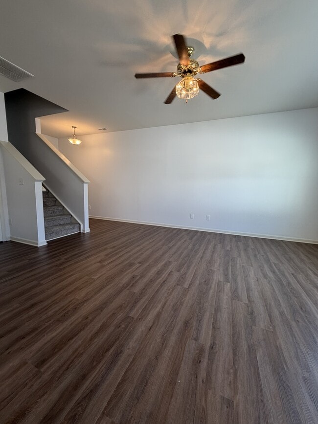 Building Photo - 3549 Saddlebrook Dr