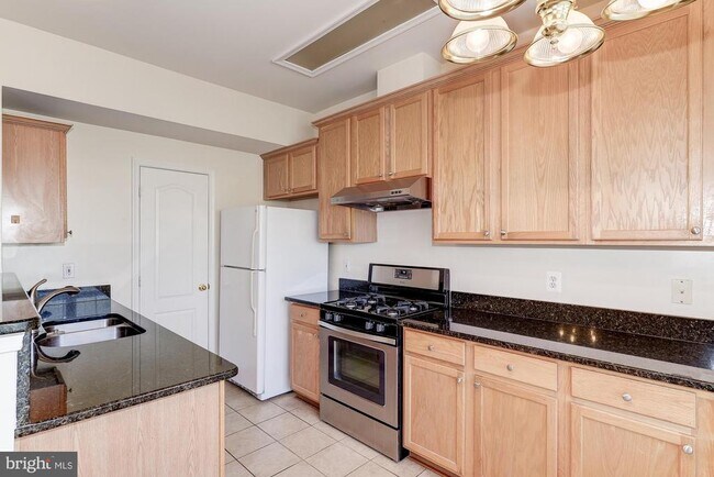 Building Photo - 207 Garden View Way