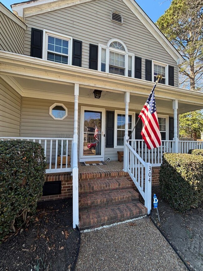 Building Photo - 304 Lynn's Way Yorktown VA 23962: Freshly Painted Updated Photos Coming !