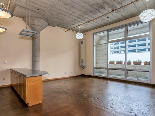 Building Photo - Open Floor Plan Loft in Jack London Square
