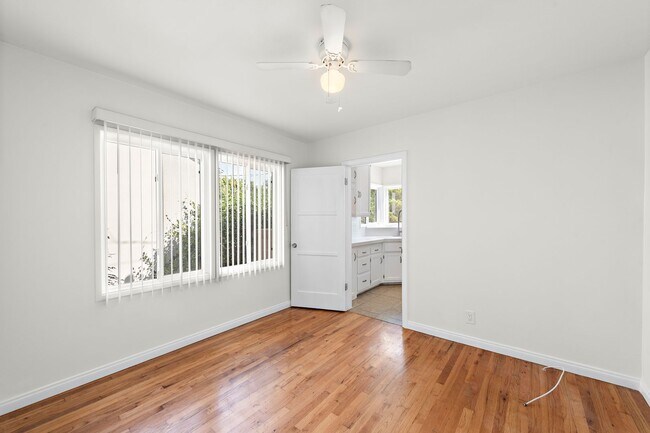 Building Photo - Charming Lakewood Home