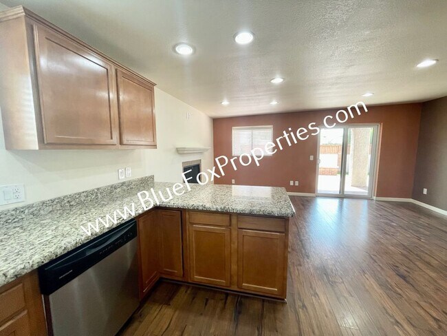 Building Photo - 2898 E Weymouth Cir